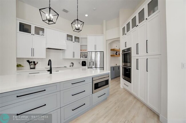 Building Photo - 2563 Jardin Ln