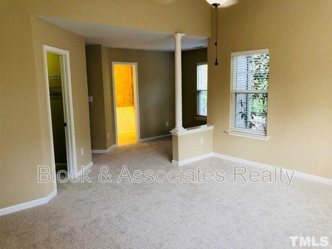 Building Photo - 8982 Camden Park Dr