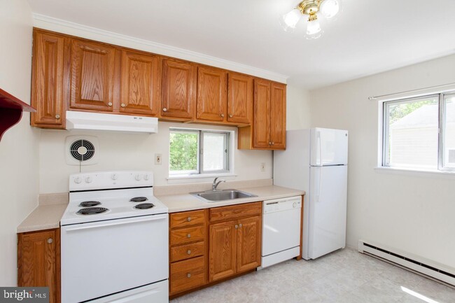 Building Photo - 463 Avenue B