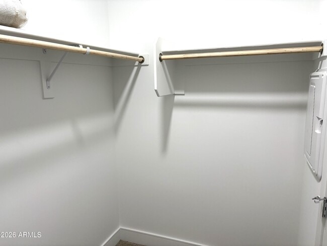 Building Photo - 1011 E Pasadena Ave