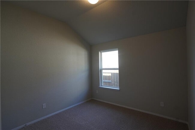 Building Photo - 131 Trailstone Dr