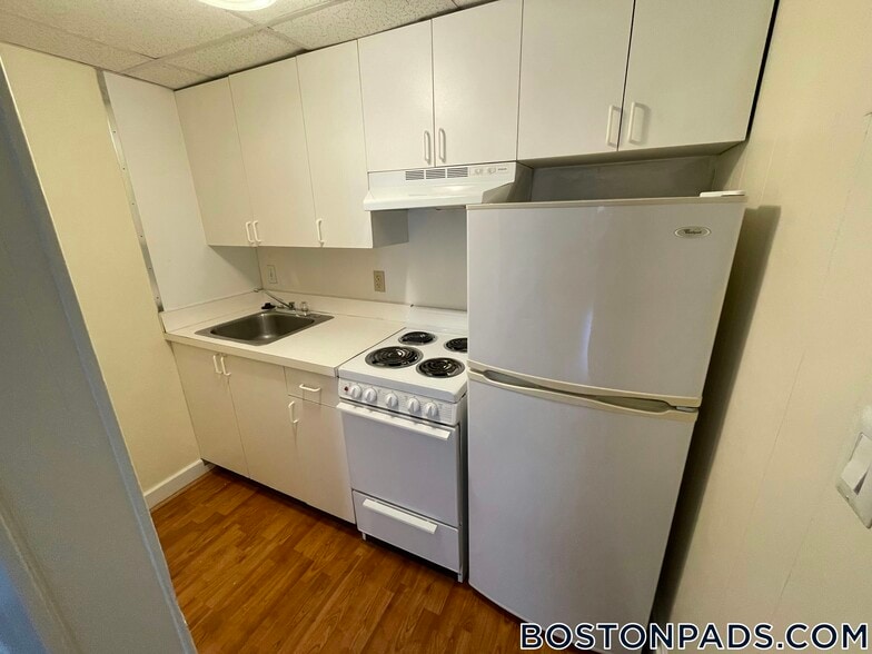 Building Photo - 62 Boylston St