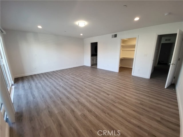 Building Photo - 14614 Vanowen St