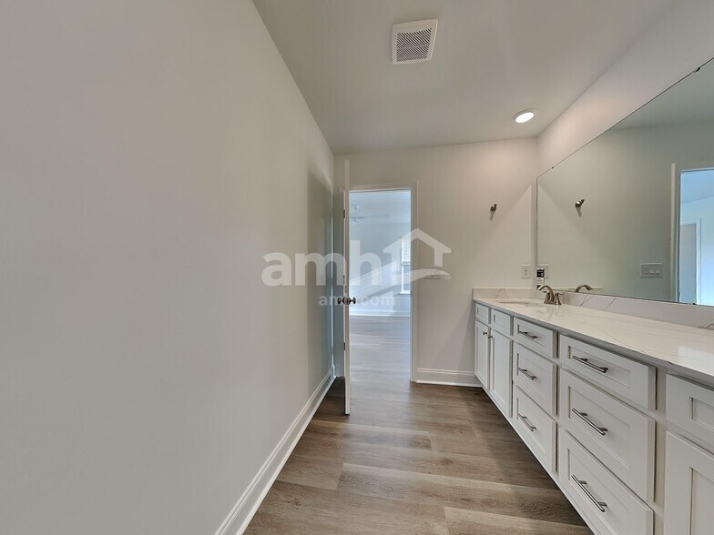 Building Photo - 168 Portside Pk Dr