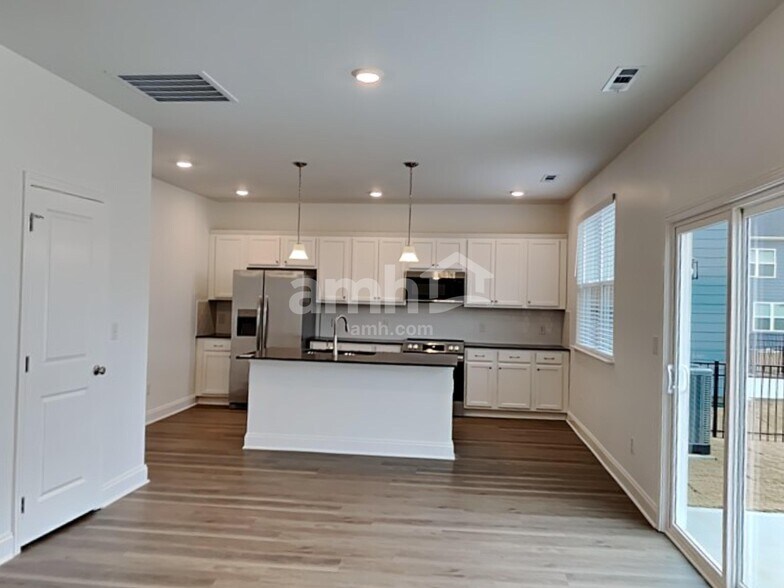Building Photo - 8308 Northpoint Dr