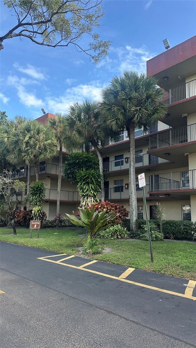 Building Photo - 3361 NW 47th Terrace