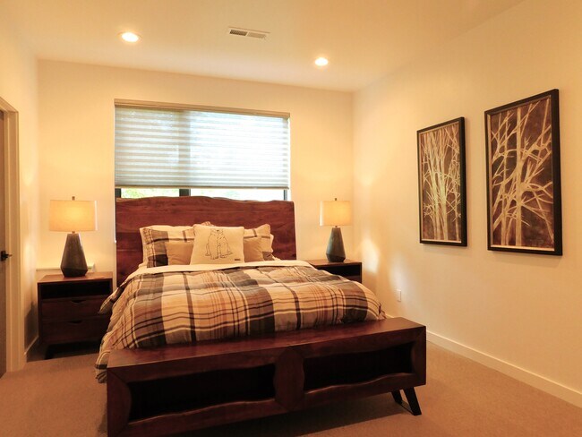 Building Photo - 55 Shady Pnes Ln