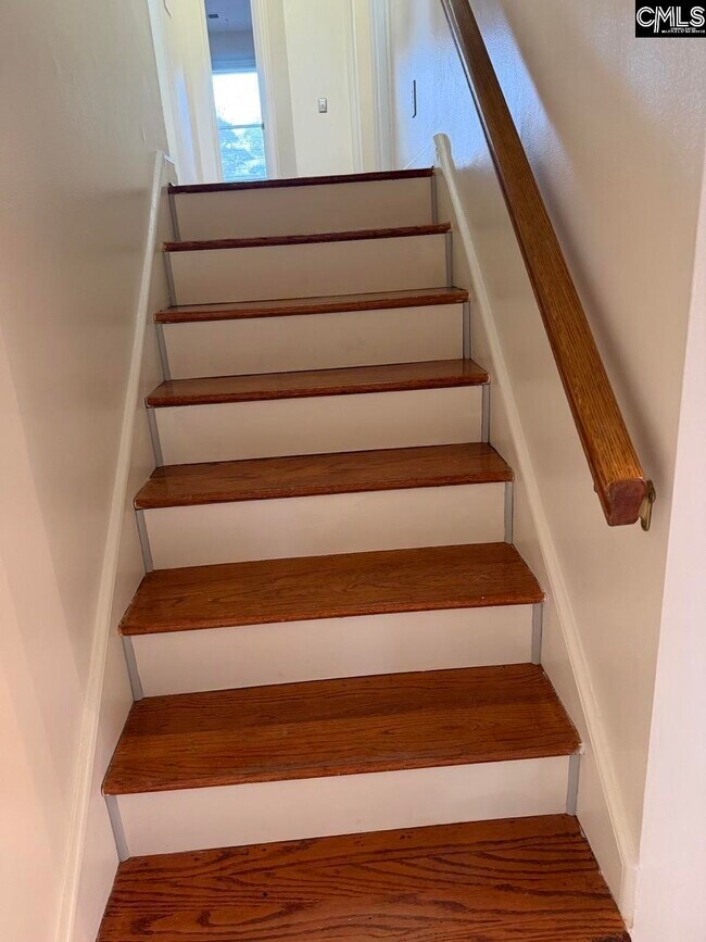 Building Photo - 511 Shady Ln