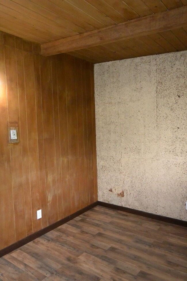 Building Photo - 108 N Crenshaw St