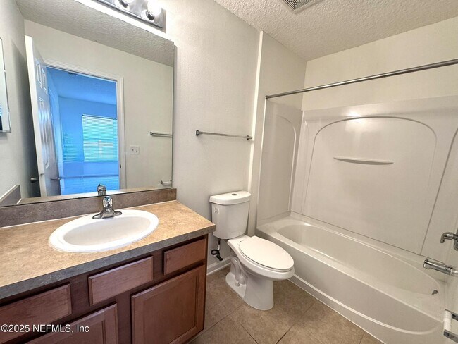 Building Photo - 1500 Calming Water Dr