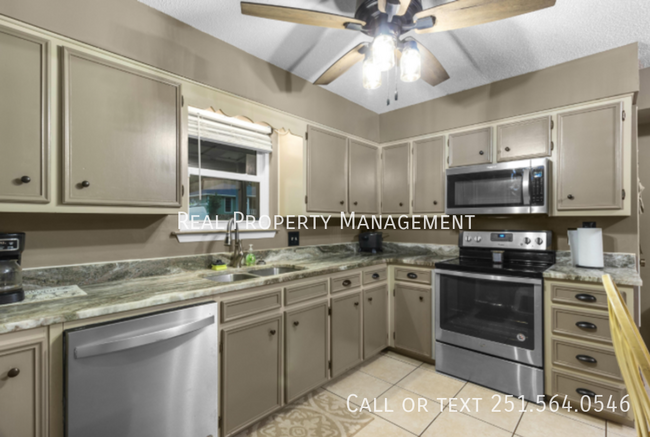 Building Photo - 7044 Carrabelle Key