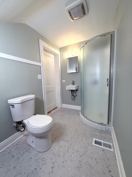 Building Photo - 1617 Jackson St