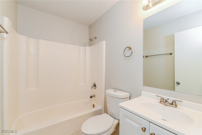 Building Photo - 818 SW 31st St