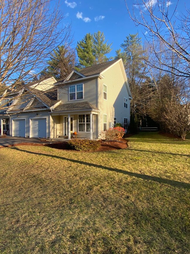 Building Photo - Furnished 2 or 3 bedroom condo Essex Junction SHORT TERM LEASE