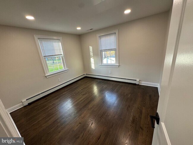 Building Photo - 55 Apple Hill Rd