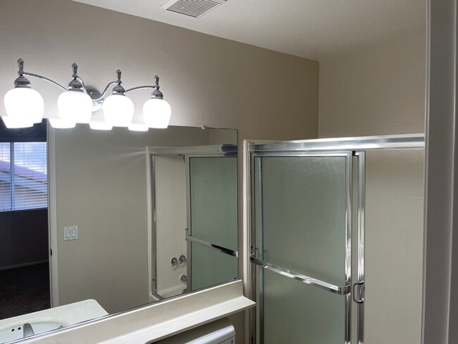 Building Photo - Dual Master Suite Townhome in Rancho Santa...