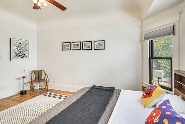 Building Photo - 520 S Almaden Ave