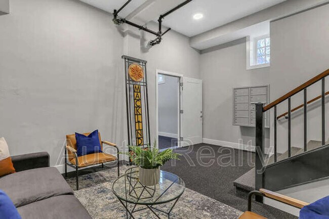 Building Photo - 5347 Nottingham Ave