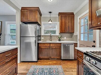 Building Photo - 823 Windsor Ave SW