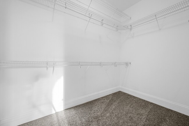 Building Photo - 2213 Missouri Ave