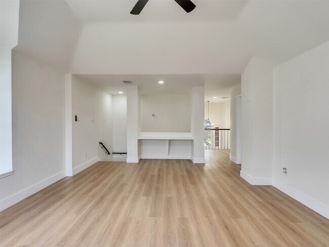 Building Photo - 246 Cedar Elm Ln