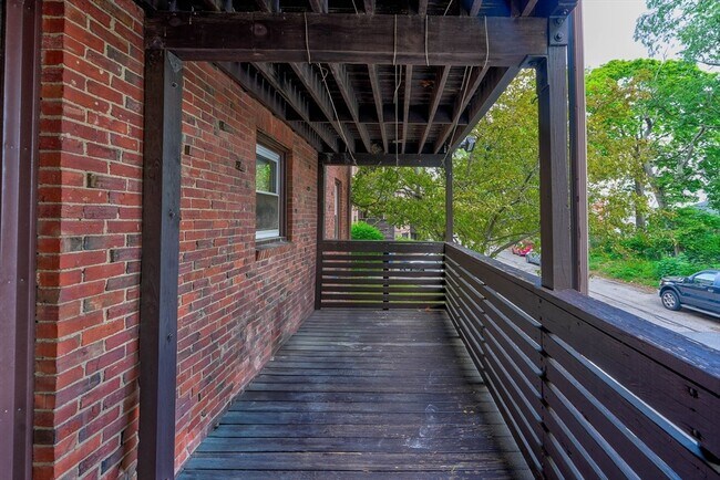 Building Photo - 7 Langley Cir