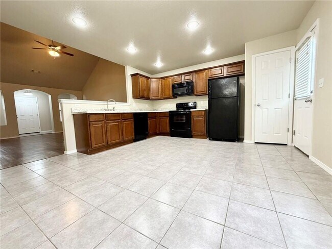 Building Photo - 610 Saddlehorn Dr