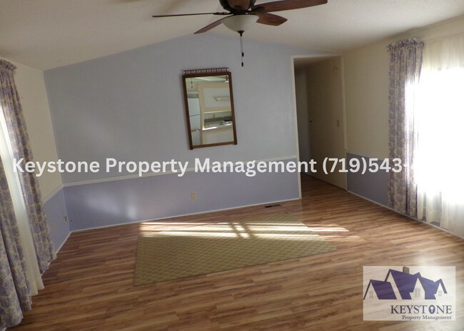 Building Photo - 886 S Dante Dr