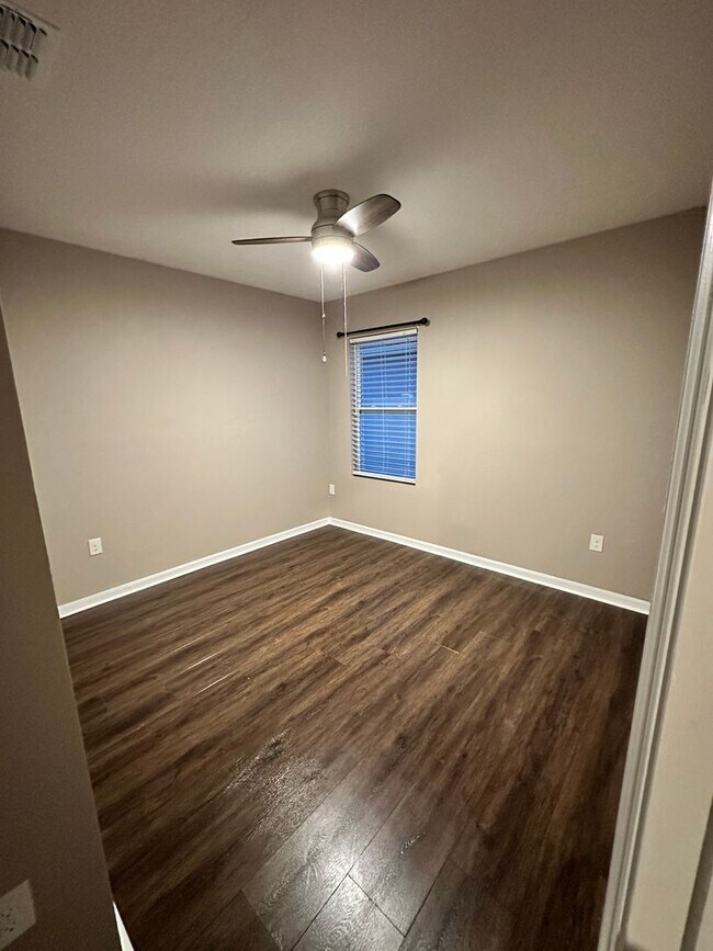 Building Photo - 4/2 Energy Efficient Home in St. Cloud w/ Fenced Back Yard