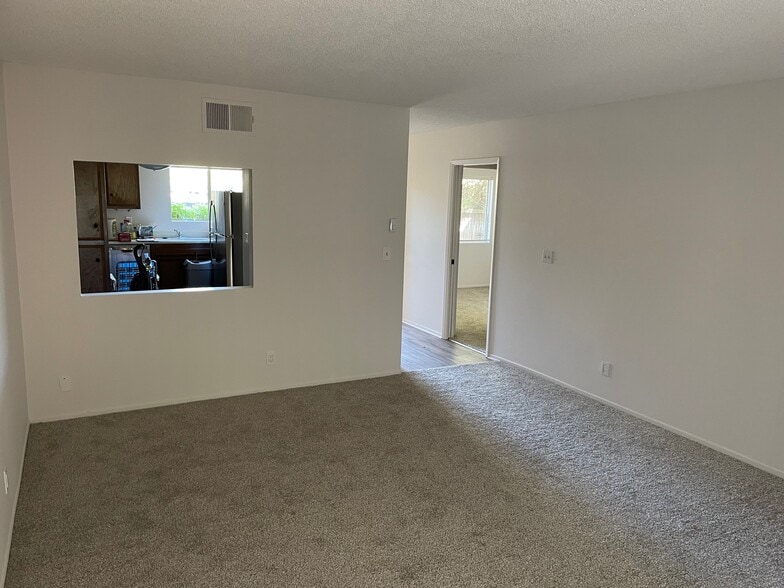 Building Photo - 7369 Elmhurst Pl