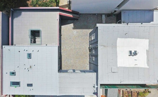 Building Photo - 807 Treat Ave