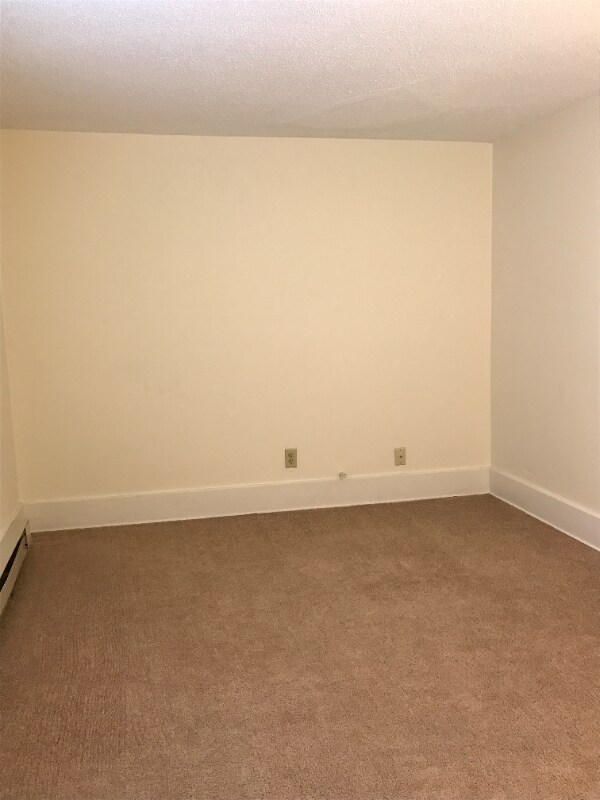 Building Photo - 624 1/2 S Main St