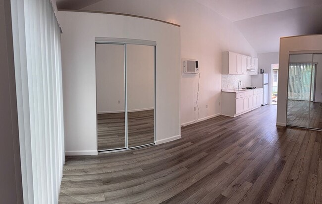 Building Photo - Arlington