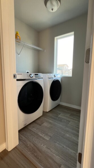 Building Photo - 5235 Aeroglide Lp