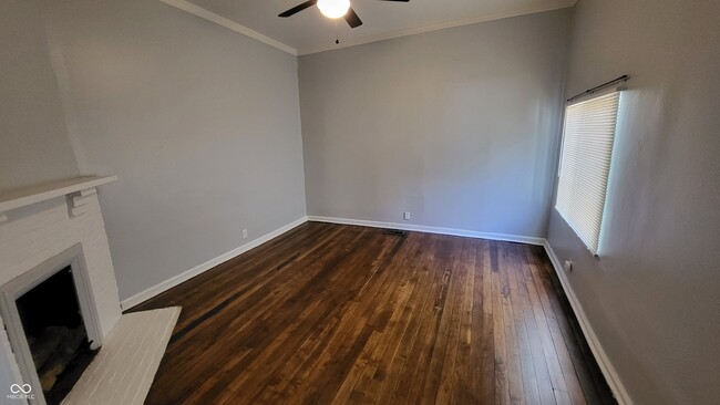 Building Photo - 1314 E 10th St