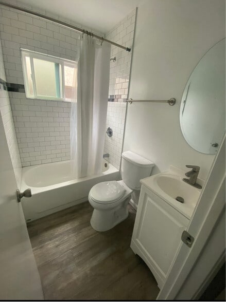 Building Photo - 2010 Blossom Ln