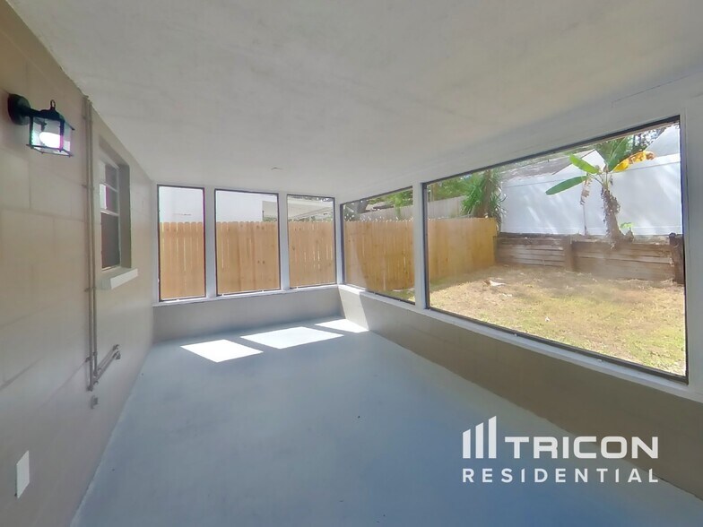 Building Photo - 320 Laxton Ln