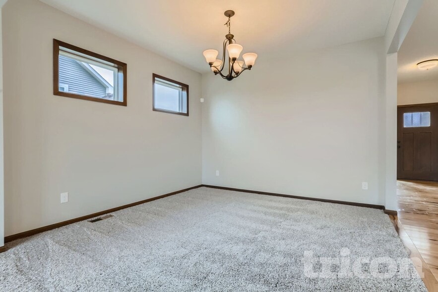 Building Photo - 1133 Rosemary Ln