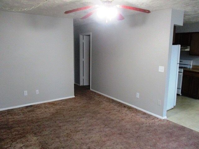 Building Photo - 1500 Ensign Dr