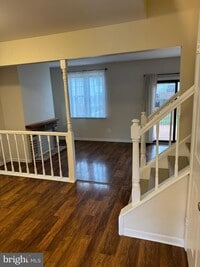 Building Photo - 204 Livingston Ct