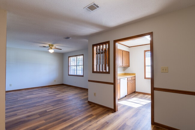 Building Photo - 123 Charlotte Ave