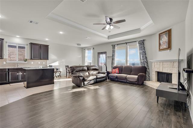 Building Photo - 8028 Larch Ln