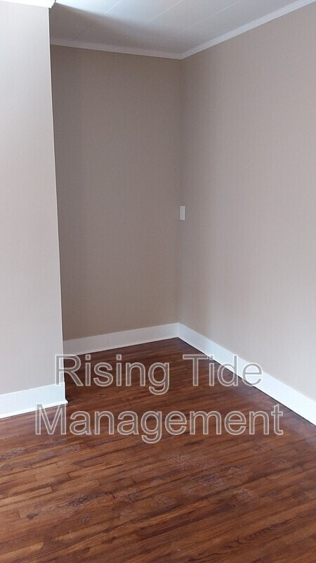 Building Photo - 123 Vines Ave