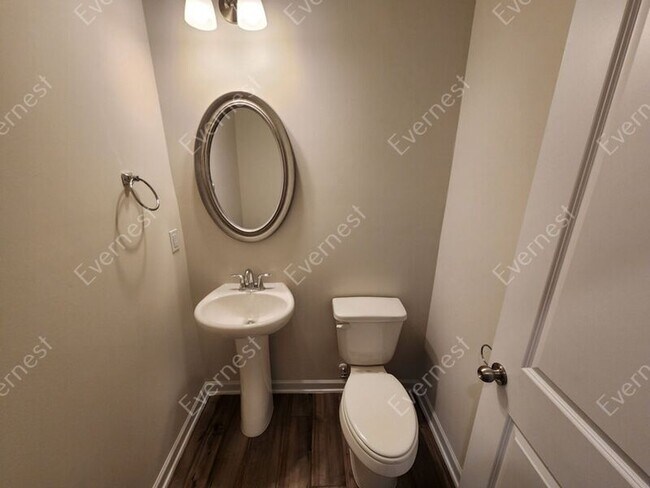 Building Photo - 4708 Fairfax Dr