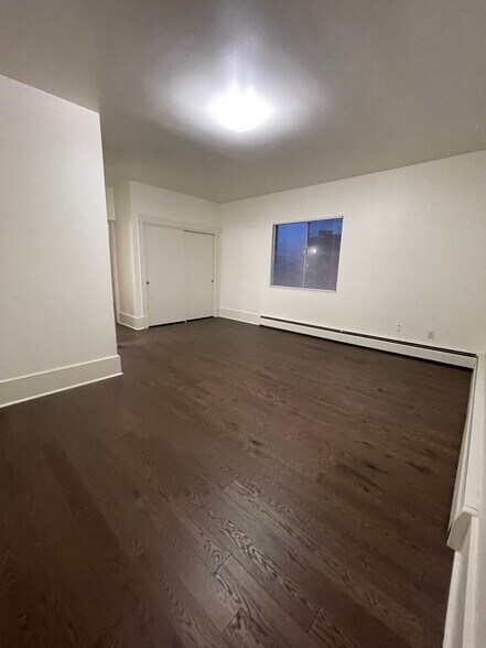 Building Photo - 264 E 4800 S