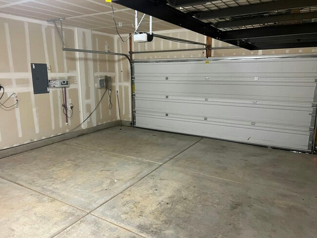 Building Photo - 3261 Haskell Way