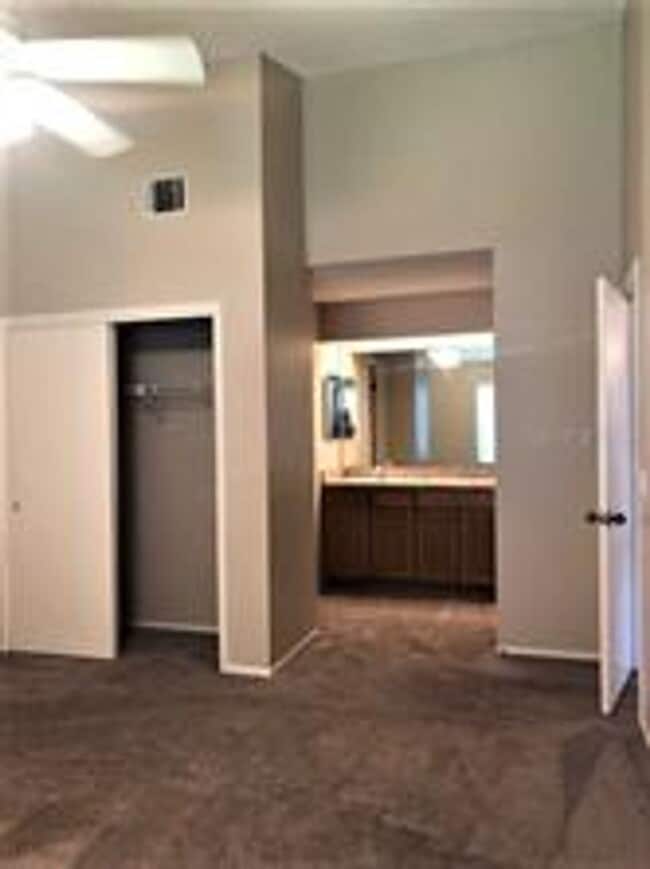 Building Photo - Longwood/Wekiva 3 Bedroom/2 Bath/2 Garage one-story Townhome!