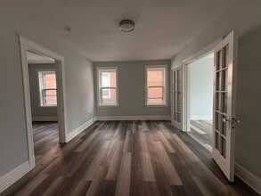 Building Photo - 5027 S Broadway St
