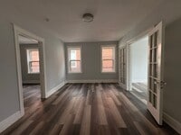 Building Photo - 5027 S Broadway St