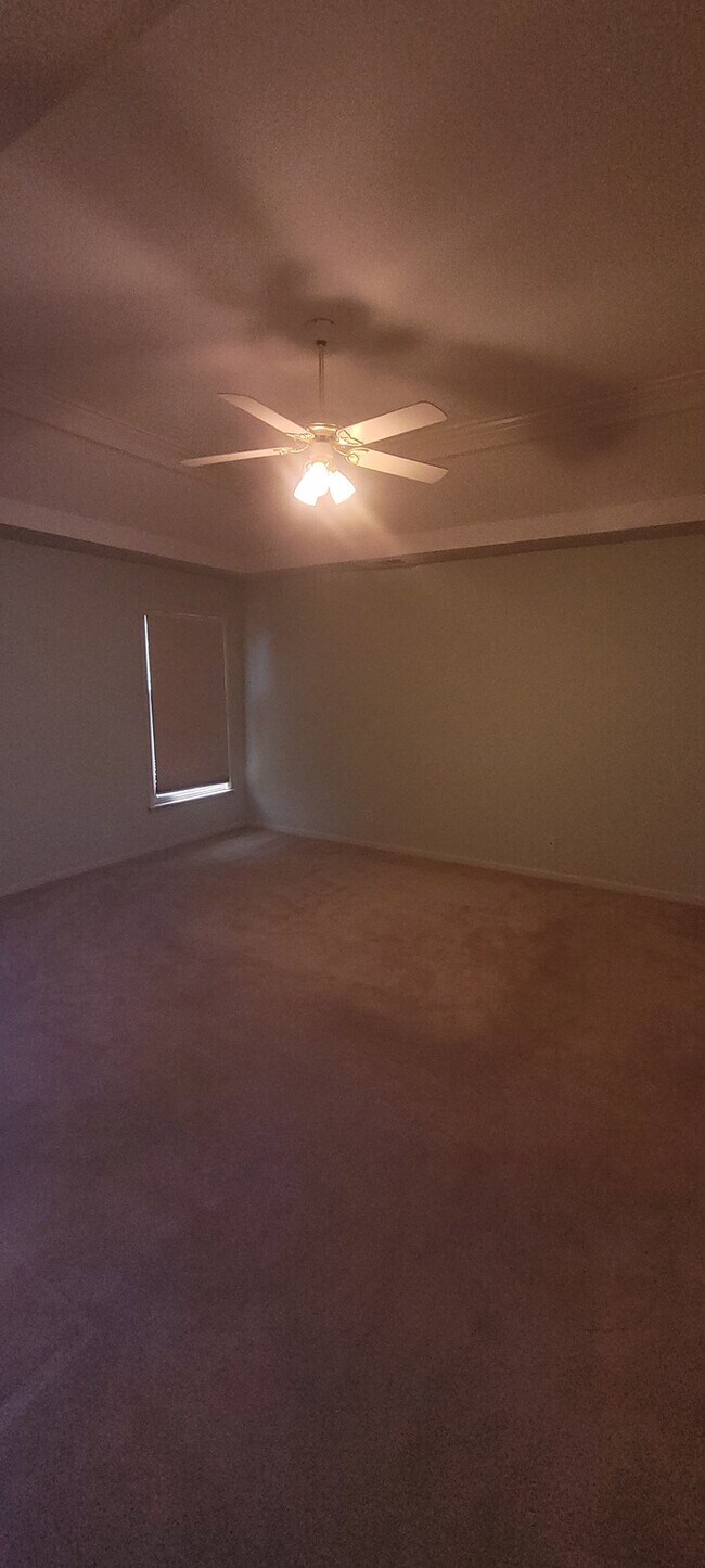 Building Photo - Fruitfully ready for your move in!